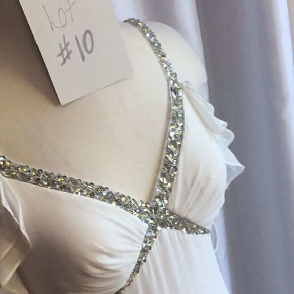 Cream gown w/ sequins & beads ruffled bottom in 8 - Picture 10 of 16